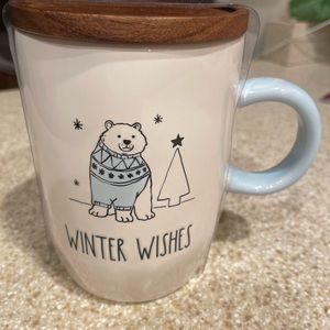 Rae Dunn mug w/lid. New-never used. Great for coffee-soup-etc. Pretty colors